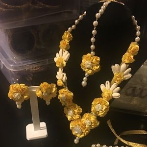 artificial flower necklace